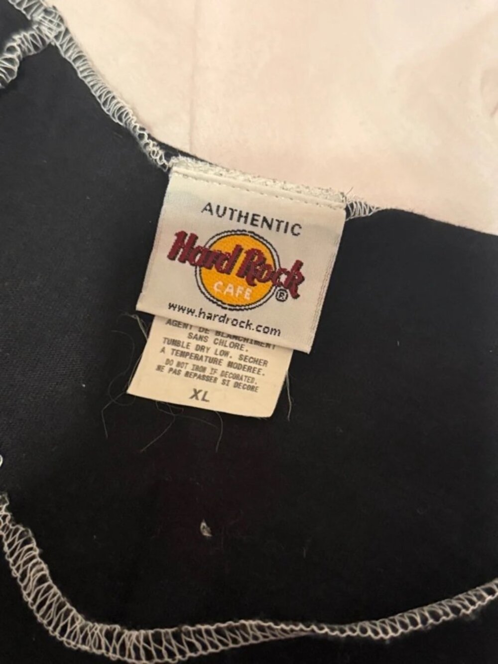 Hard Rock Cafe Montreal Vintage Short Sleeve Guitar Graphic Tee - Picture 3 of 4